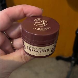 🎊SALE🎊 🆕 $7 or BUNDLE to save!🎊Bath & Body Works Coffee Bean Exfoliant Lip Scrub